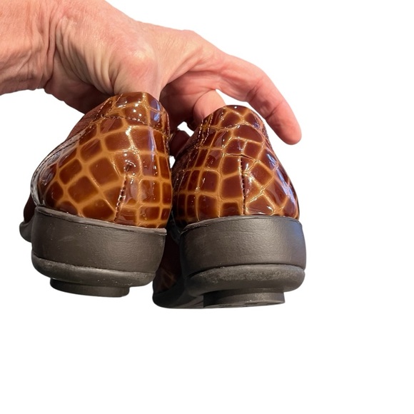 Gravity Defyer Women’s Brown Patent Leather Alligator And Suede Wing Tips Size 9 - Picture 3 of 13